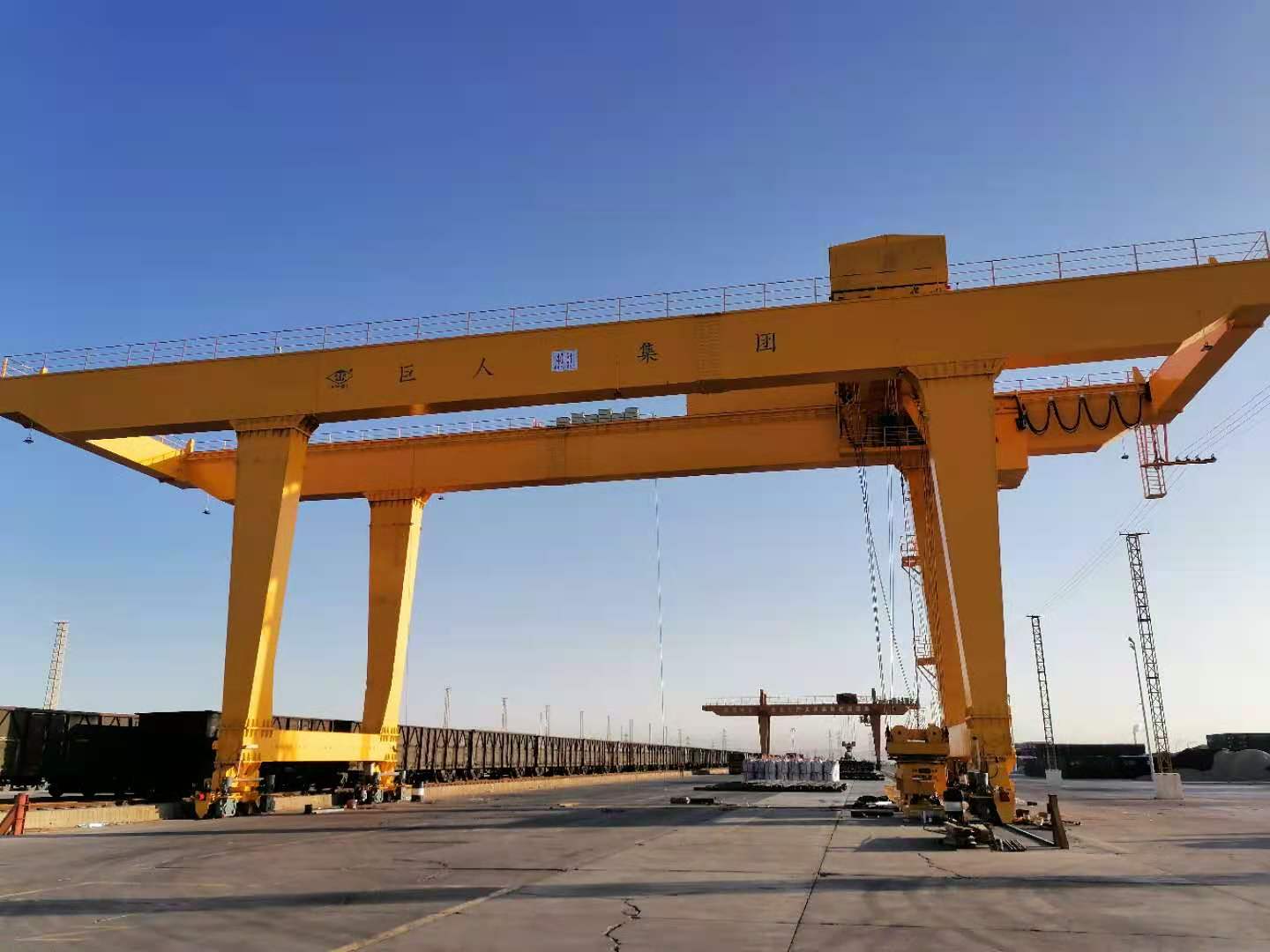 軌道式集裝箱門式起重機