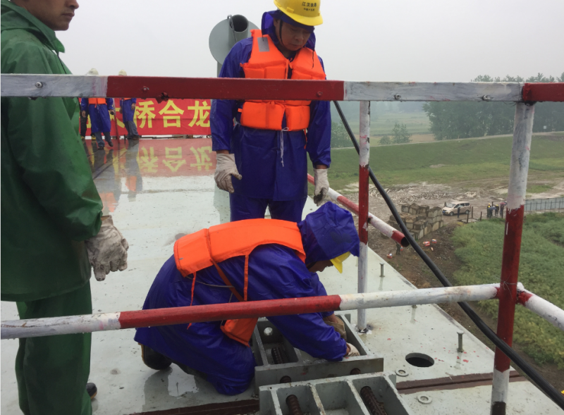 國內(nèi)***大跨度獨(dú)塔斜拉鐵路橋今天合龍2